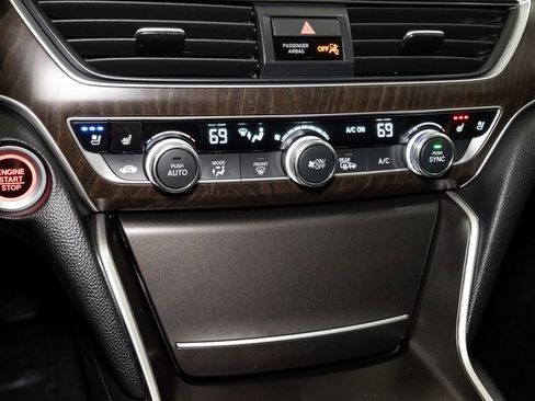 Used 2021 Honda Accord Touring image 23