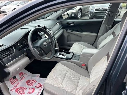 Used 2014 Toyota Camry LE image 4