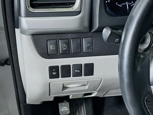 Used 2017 Toyota Highlander Limited image 17