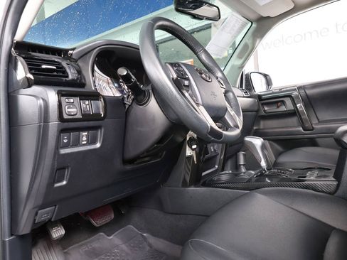 Used 2019 Toyota 4Runner TRD Off-Road Premium AWD/4WD image 39