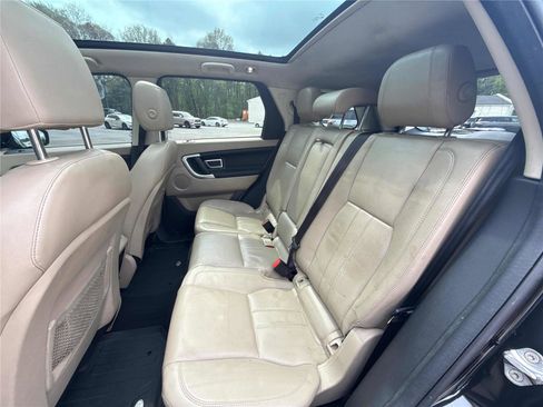 Used 2016 Land Rover Discovery Sport HSE image 12