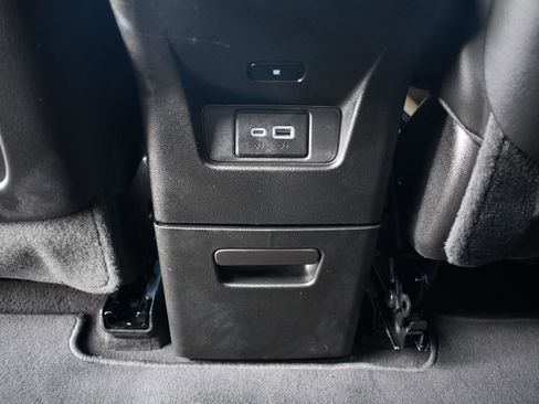 Used 2025 Cadillac XT6 Premium Luxury image 26