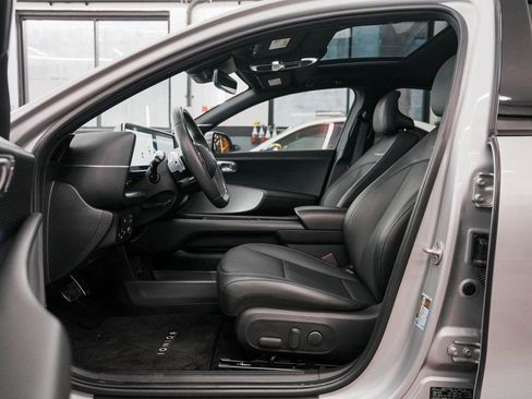 Used 2024 Hyundai Ioniq 6 Limited image 30
