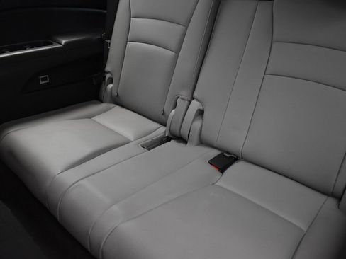 Used 2018 Honda Pilot Touring image 19