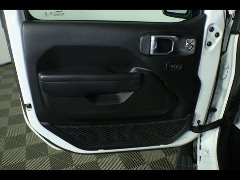 Used 2022 Jeep Wrangler Sport S image 18