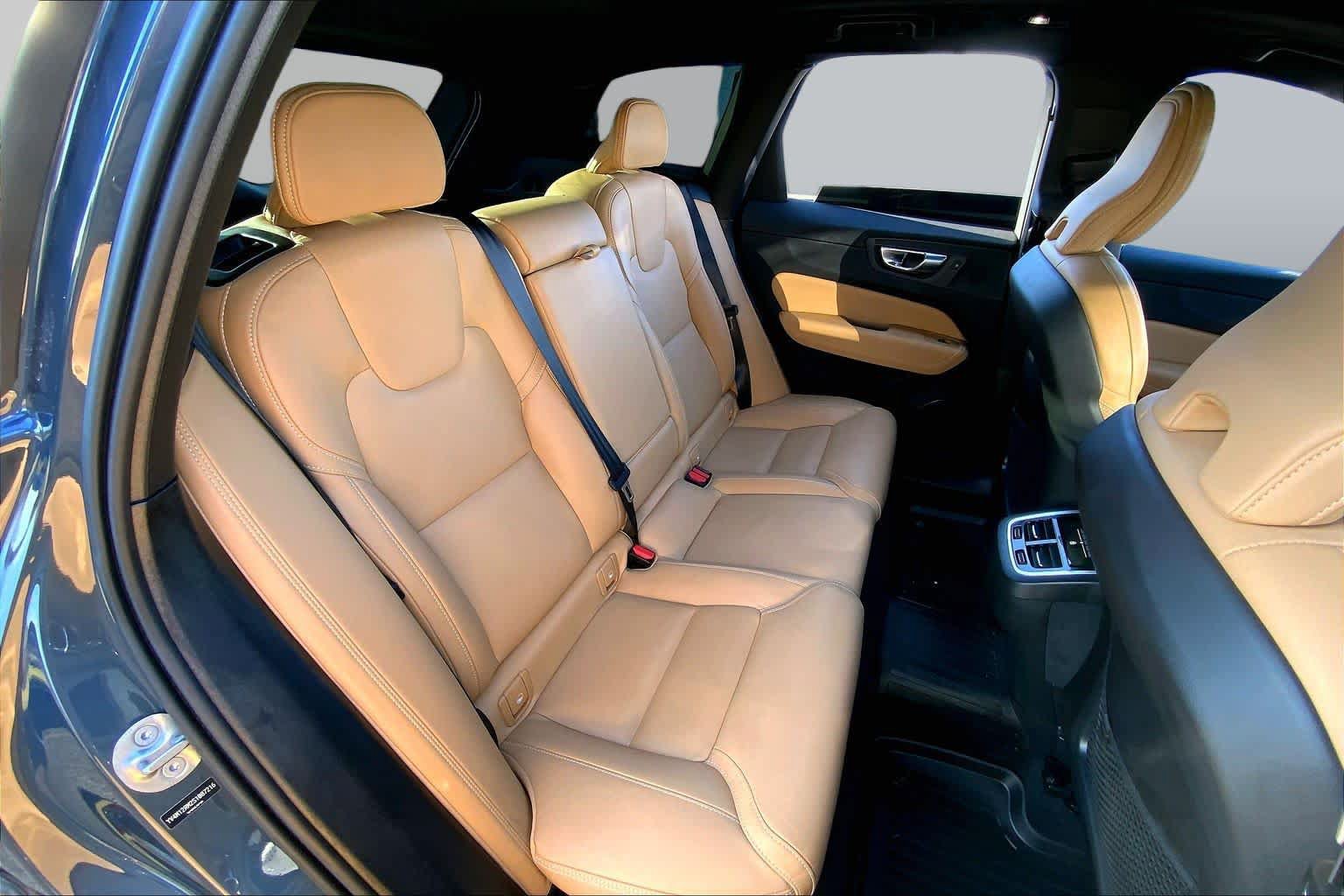Used 2025 Volvo XC60 B5 Ultra w/ Protection Package Premier AWD/4WD image 20