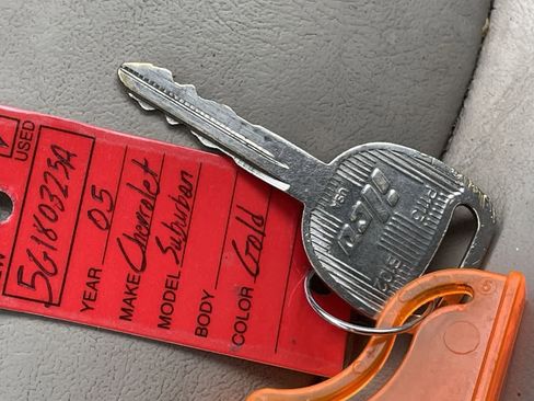 Used 2005 Chevrolet Suburban LT w/ Preferred Equipment Group image 31