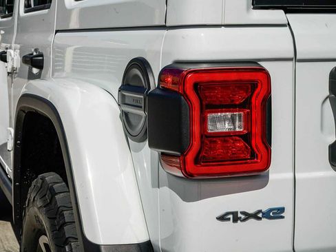 Used 2024 Jeep Wrangler Unlimited Rubicon 4xe AWD/4WD image 9