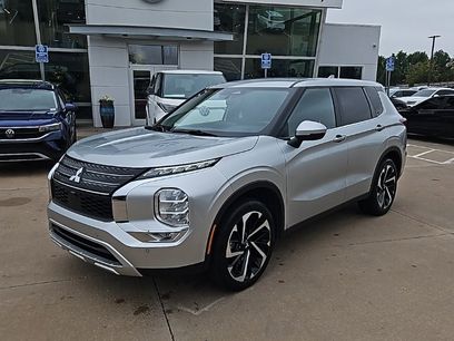 Used 2024 Mitsubishi Outlander SE Black Edition
