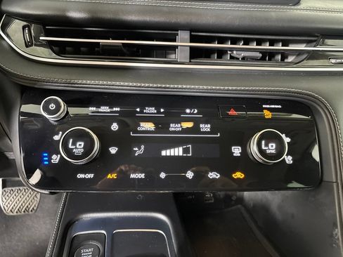 Used 2023 Genesis G70 2.0T w/ Sport Prestige Package AWD/4WD image 21