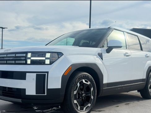 New 2026 Hyundai Santa Fe SE image 1