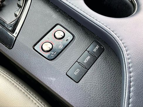 Used 2015 Toyota Avalon XLE Touring image 33