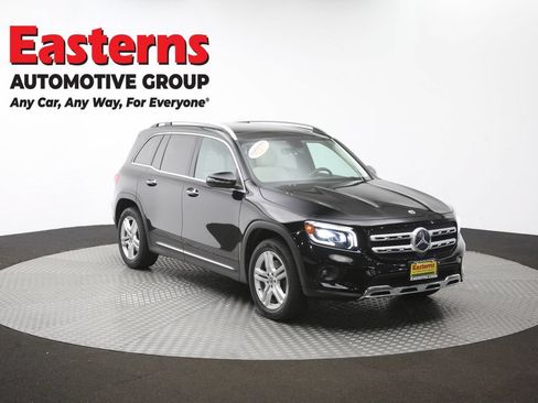 Used 2021 Mercedes-Benz GLB 250 4MATIC w/ Premium Package image 46