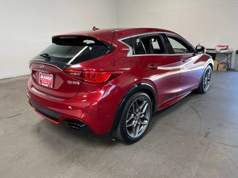 Used 2018 INFINITI QX30 Sport w/ Sport Leather Package FWD image 3