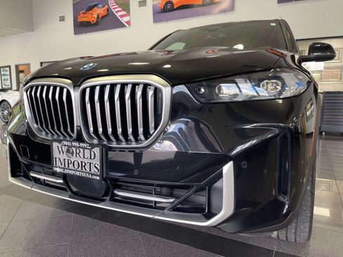 Used 2024 BMW X5 xDrive50e AWD/4WD image 11