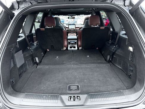 Used 2021 Lincoln Aviator Reserve w/ Equipment Group 202A image 35