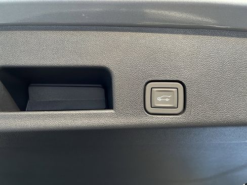 New 2026 Chevrolet Traverse LT w/ LPO, Floor Liner Package FWD image 9