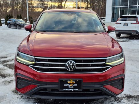 Used 2022 Volkswagen Tiguan SE image 2