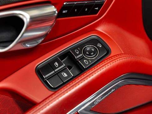 Used 2015 Porsche 911 Turbo S AWD/4WD image 94
