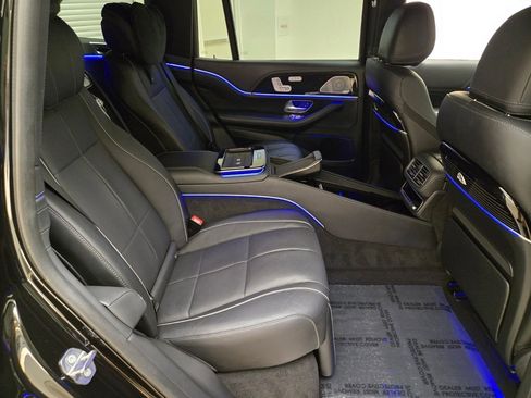 Used 2021 Mercedes-Benz Maybach GLS 600 4MATIC image 27