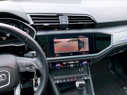 Used 2022 Audi Q3 2.0T Premium Plus image 7