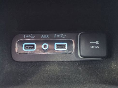 Used 2022 Jeep Grand Cherokee Laredo X image 32