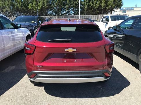 Used 2025 Chevrolet Trax LT image 13