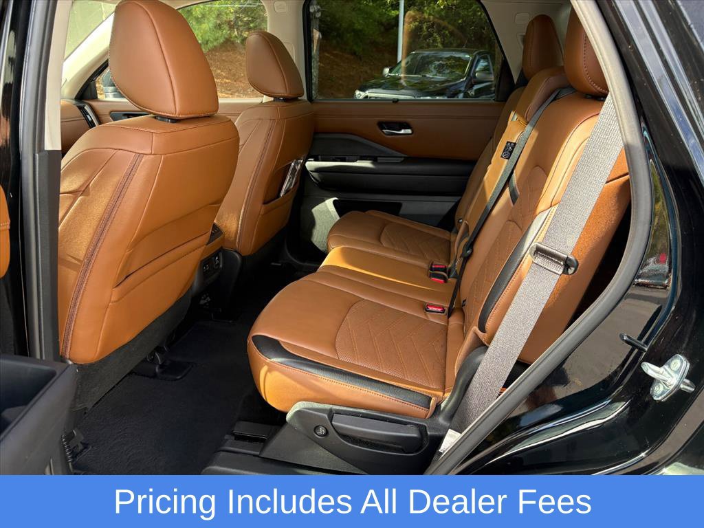 Certified 2025 Nissan Pathfinder Platinum w/ Cargo Package AWD/4WD image 21
