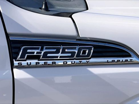 Used 2015 Ford F250 Lariat w/ Chrome Package image 9
