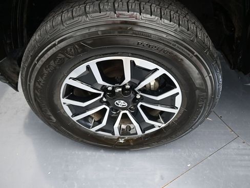 Certified 2023 Toyota Tacoma TRD Sport image 22