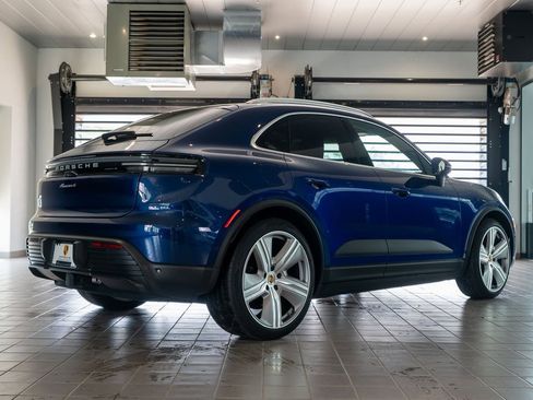 New 2024 Porsche Macan 4 Electric image 10