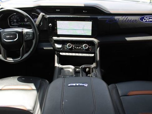 Used 2025 GMC Sierra 2500 AT4 w/ AT4 Premium Plus Package image 17