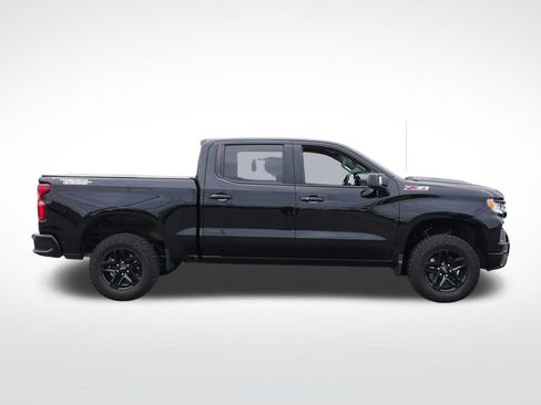 Used 2024 Chevrolet Silverado 1500 LT Trail Boss w/ LT Trail Boss Premium Package AWD/4WD image 2