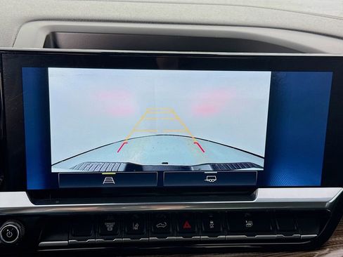 Used 2025 Chevrolet Silverado 2500 LT w/ Convenience Package image 14