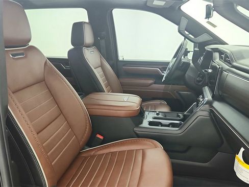 Used 2025 GMC Sierra 2500 Denali Ultimate image 33