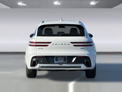 Used 2022 Genesis GV70 2.5T w/ Advanced Package image 9