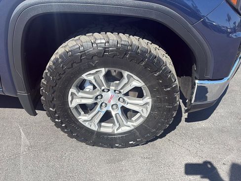 Used 2023 GMC Sierra 1500 SLT w/ X31 Off-Road Package AWD/4WD image 7
