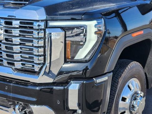 New 2026 GMC Sierra 3500 Denali w/ Denali Reserve Package image 6