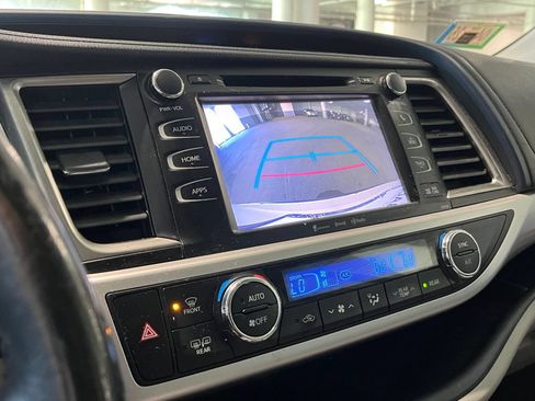 Used 2016 Toyota Highlander XLE FWD image 23