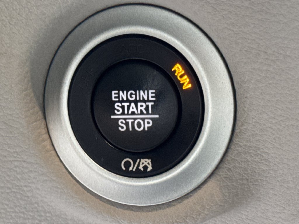 Used 2023 Chrysler Pacifica Touring-L FWD image 41