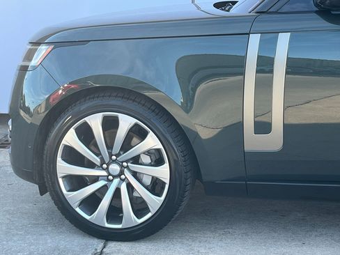 Certified 2023 Land Rover Range Rover SE image 11