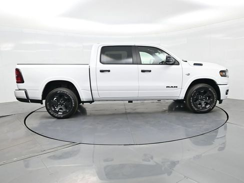 New 2026 RAM 1500 4x4 Crew Cab image 10