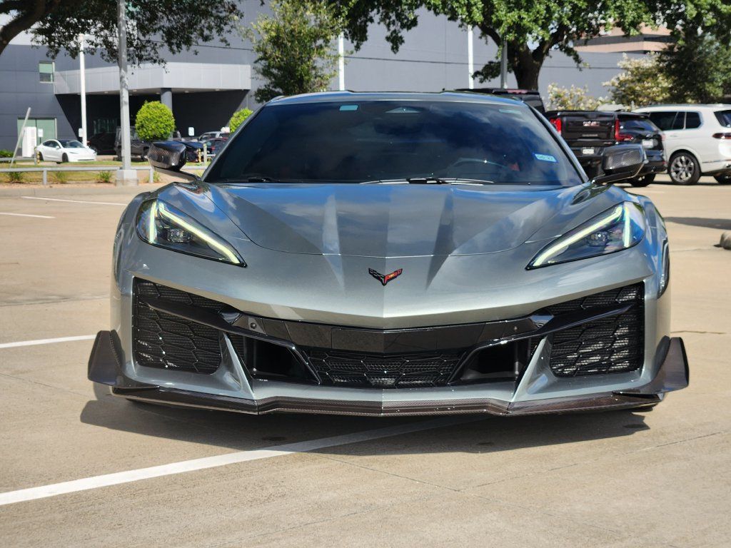 Used 2024 Chevrolet Corvette Z06 w/ Z07 Performance Package RWD image 2