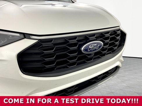Used 2025 Ford Escape ST-Line Elite w/ Premium Technology Package AWD/4WD image 32