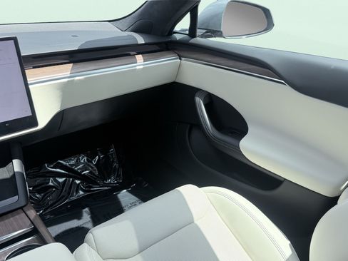 Used 2025 Tesla Model S AWD/4WD image 56