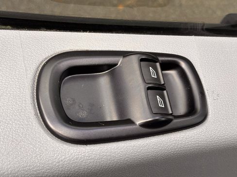 Used 2019 Ford Transit 250 148 Medium Roof image 10