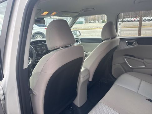 New 2025 Kia Soul LX image 18