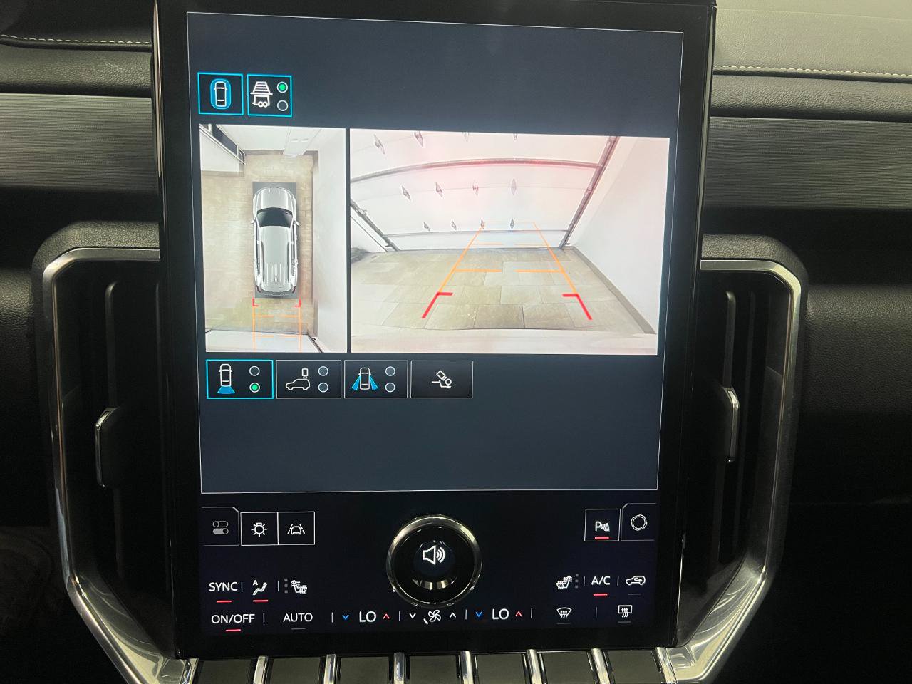 Used 2026 GMC Acadia Elevation w/ Elevation Premium Package AWD/4WD image 59
