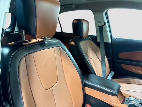 Used 2017 Chevrolet Equinox Premier w/ Enhanced Convenience Package AWD/4WD image 26