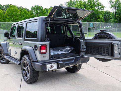 Used 2022 Jeep Wrangler Unlimited Sport AWD/4WD image 17